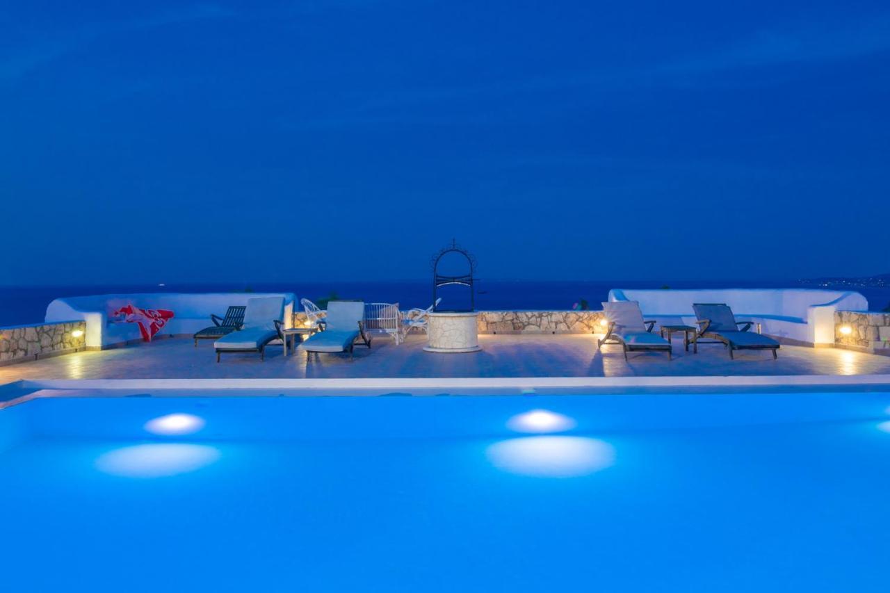 Aparthotel Armyra 2*