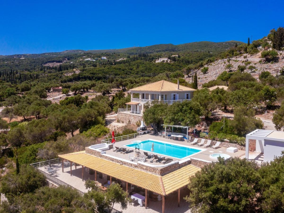 Armyra Aparthotel